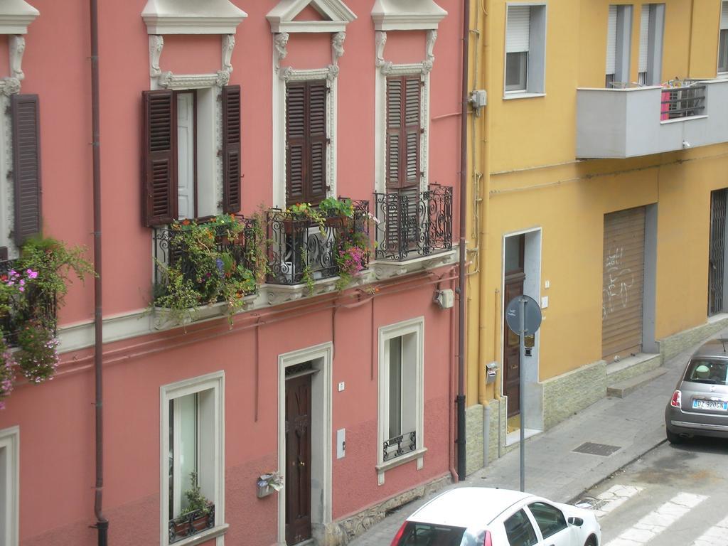 Lewisrooms Domo Cagliari Bagian luar foto