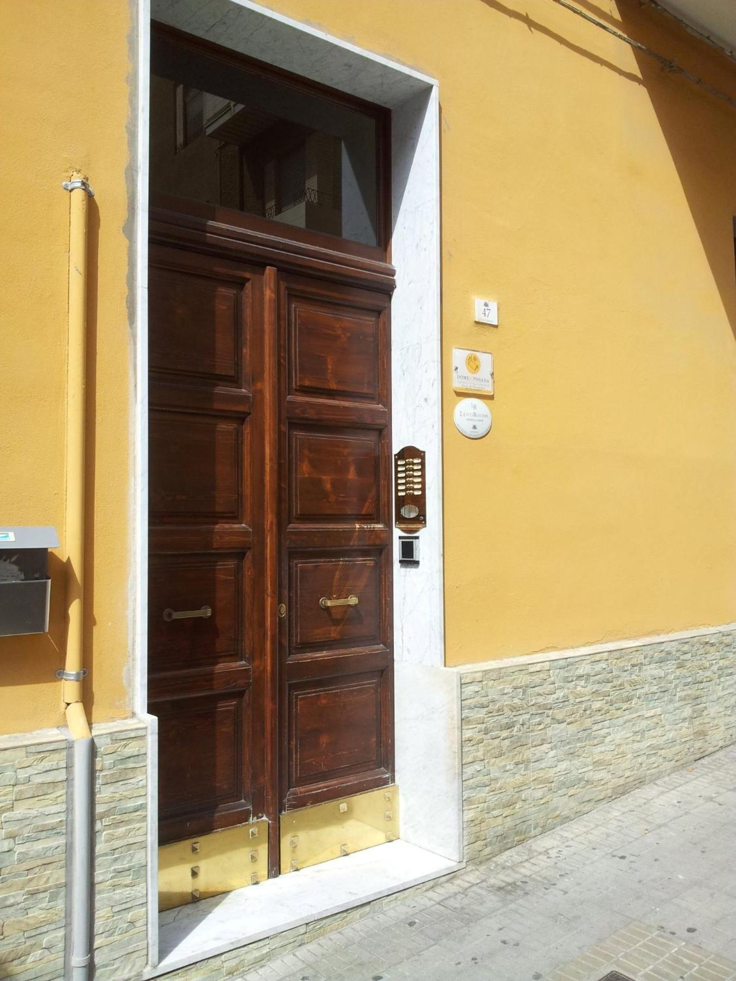 Lewisrooms Domo Cagliari Bagian luar foto