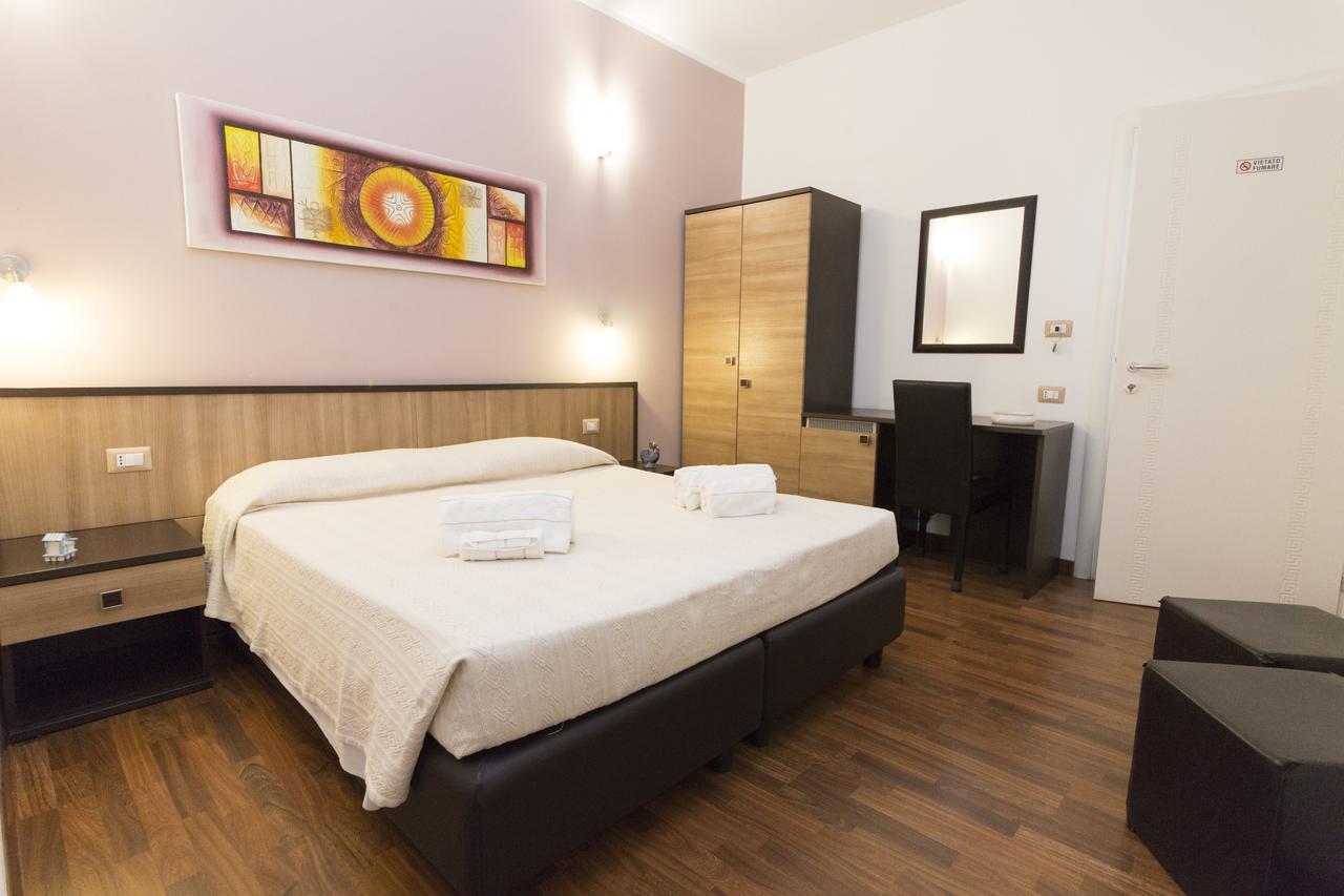 Lewisrooms Domo Cagliari Bagian luar foto