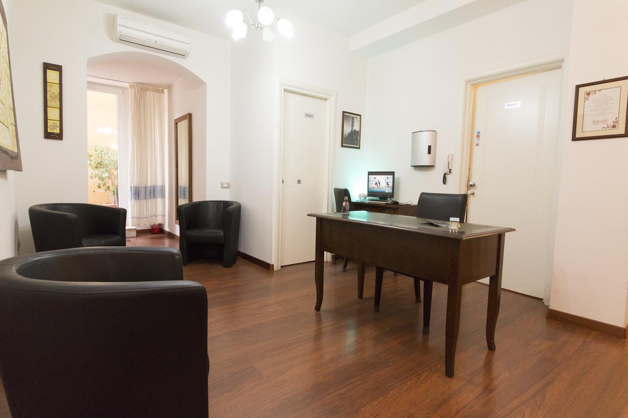 Lewisrooms Domo Cagliari Bagian luar foto