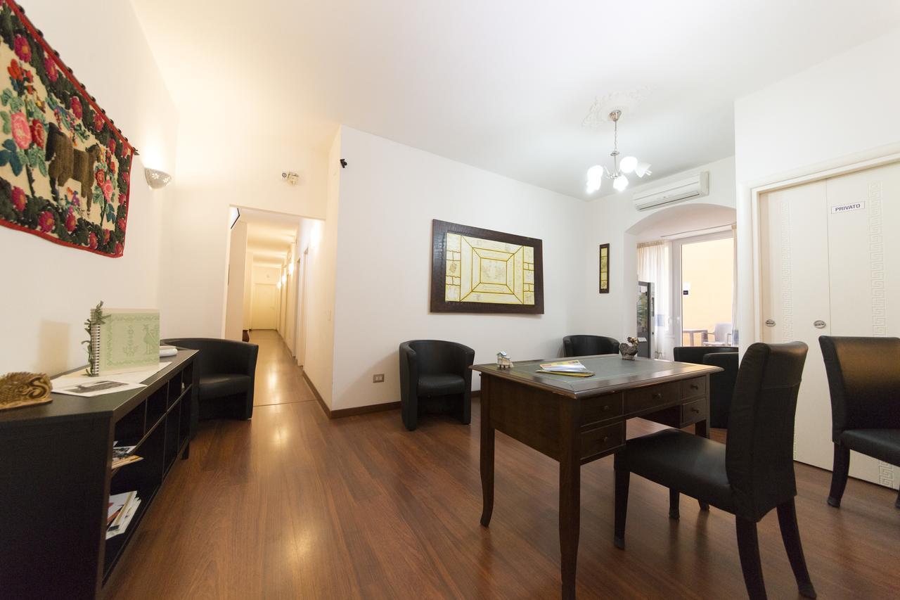 Lewisrooms Domo Cagliari Bagian luar foto