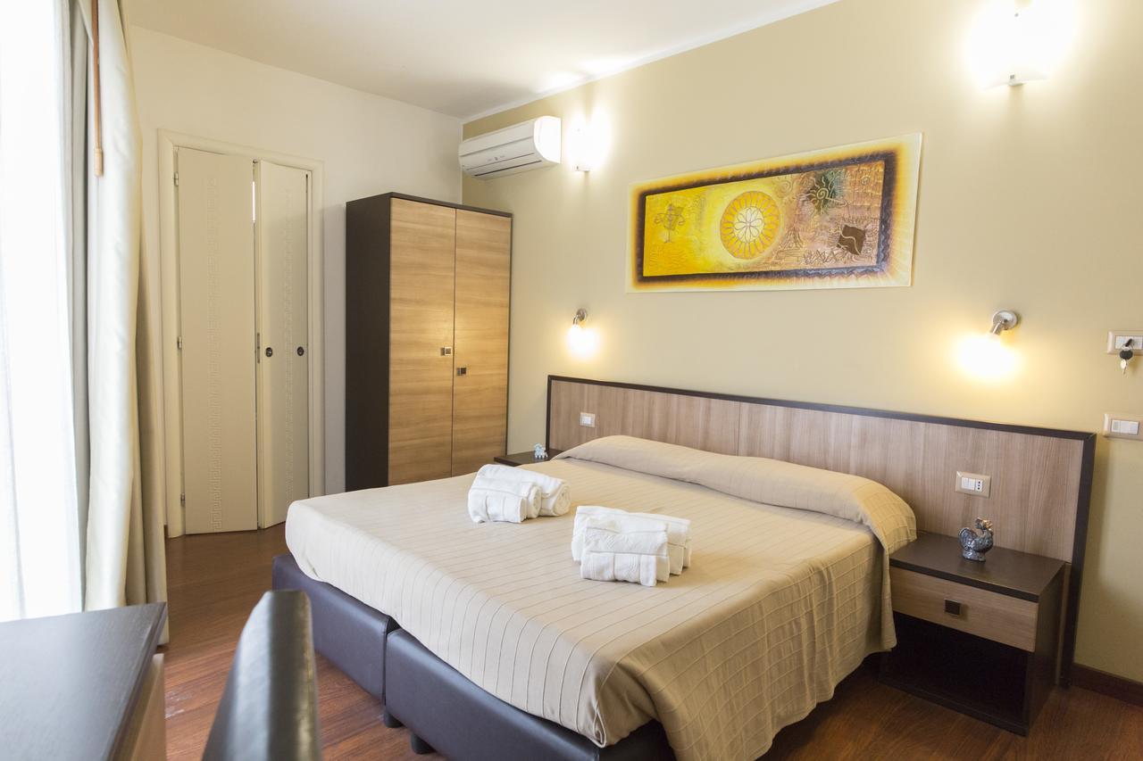 Lewisrooms Domo Cagliari Bagian luar foto