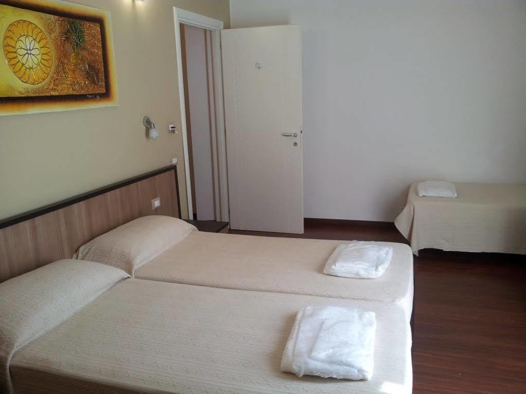 Lewisrooms Domo Cagliari Bagian luar foto