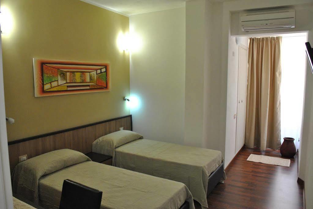 Lewisrooms Domo Cagliari Bagian luar foto