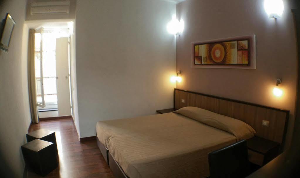 Lewisrooms Domo Cagliari Bagian luar foto